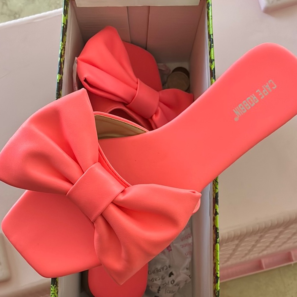 Cape Robbin Coral Bow Slide Sandals